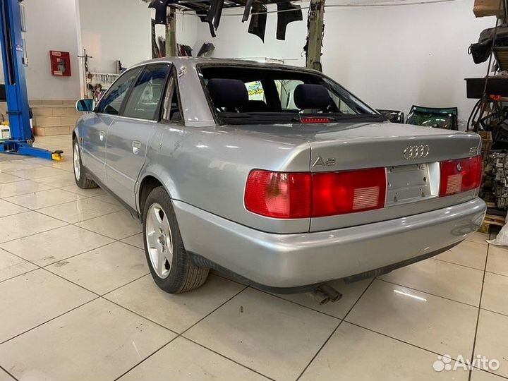 Петля капота Audi A6 C4 AAH 1995