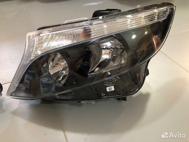 Фара передняя Hella Mercedes-Benz V-Класс оригинал