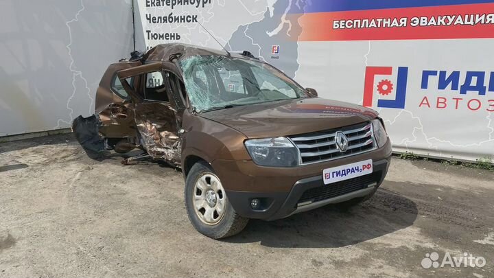 Стеклоподъемник механический задний левый Renault Duster 8200733831