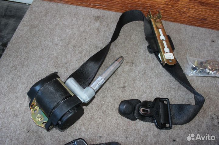 Комплект ремней безопасности Mercedes E-Class W124