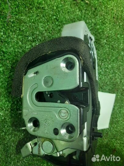 Замок двери задний левый Nissan Teana J32 VQ25DE