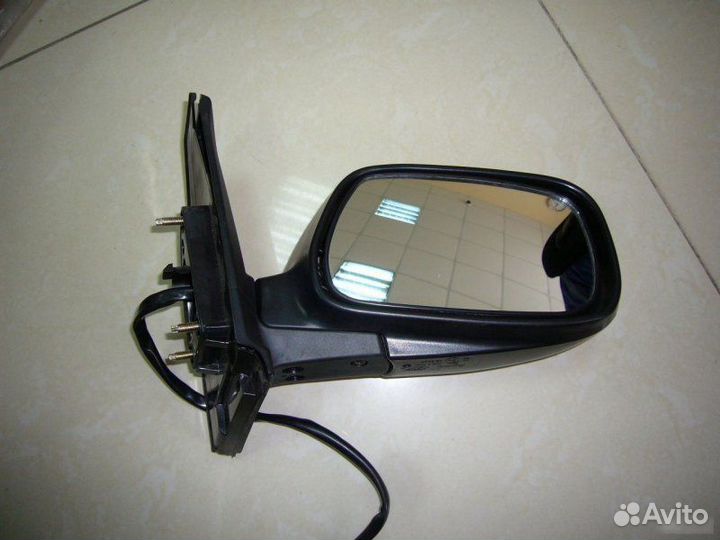 Зеркало правое Toyota Avensis 2003-2006