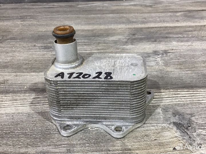 Радиатор масляный Audi Volkswagen Skoda