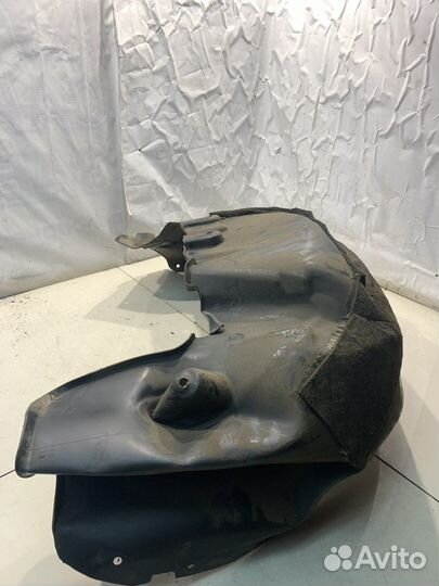 Локер (задний, правый) (Mercedes-Benz M-class)