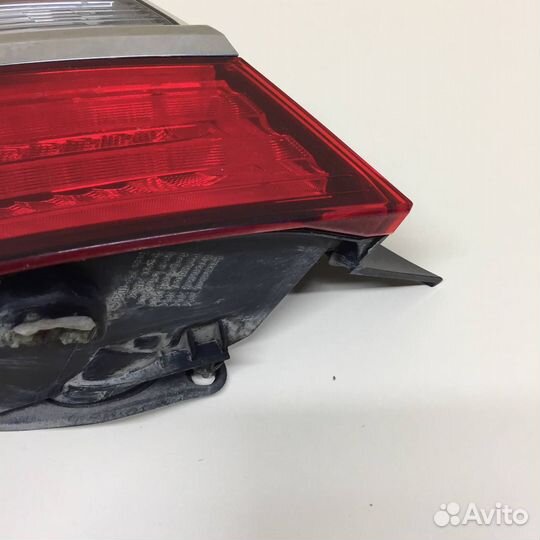 Фонарь задний наружный левый Toyota Camry
