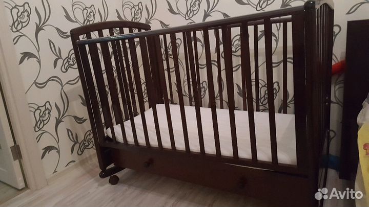 Детская кроватка