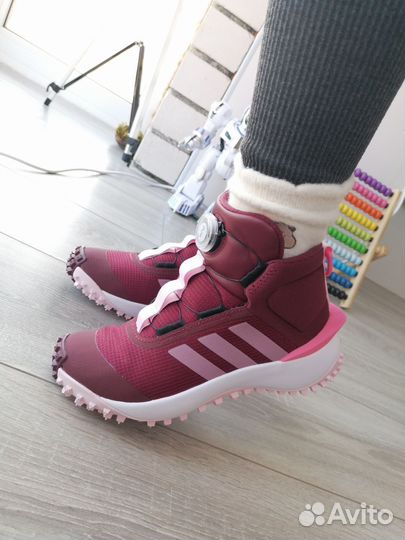 Классные детские зимние ботинки Adidas