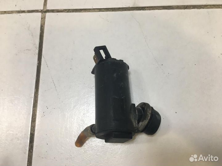 Насос омывателя Toyota Hilux Surf N120 N130