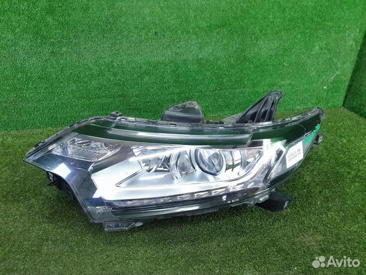 Фара левая Mitsubishi Outlander