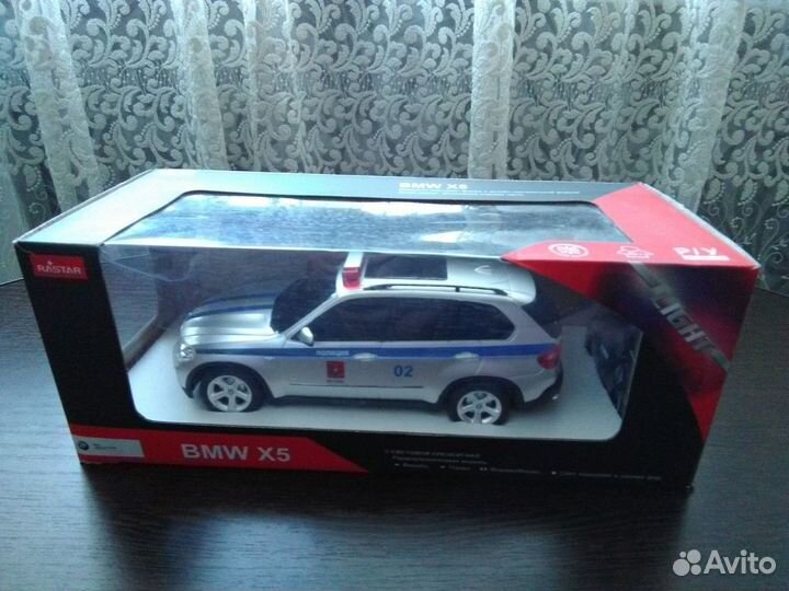 Машина BMW на радиоуправлении