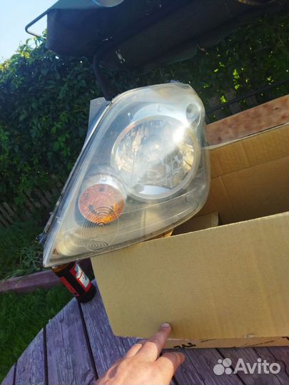 Фара ford fiesta2006