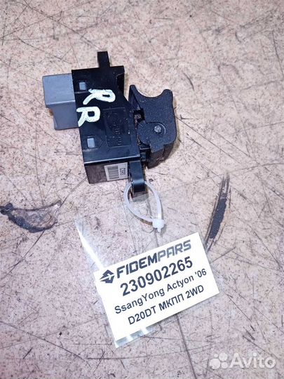 Кнопка стеклоподъемника двери задней правой Ssang