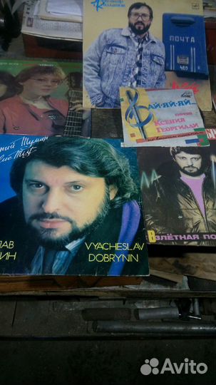 Видеокассеты, пластинки