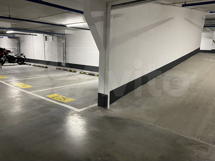Машиноместо, 14 м²