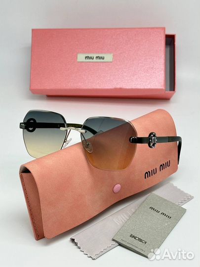 Солнцезащитные очки miu miu