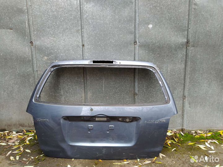 Крышка багажника дверь Toyota Highlander