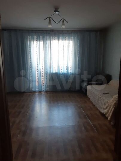 2-к. квартира, 57 м², 4/10 эт.