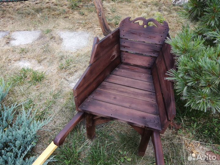 Тачка деревянная декоративная для ландшафта