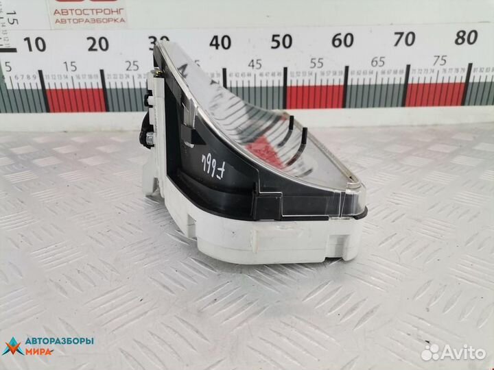 Щиток приборов (приборная панель) Volvo V50 2004