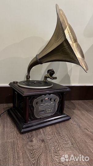 Виниловый проигрыватель граммофон
