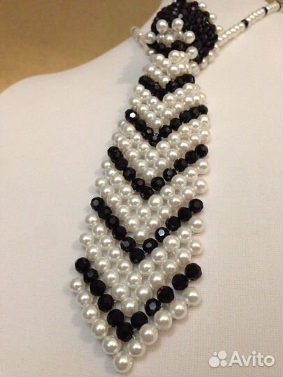 Галстук из бусин ручная работа