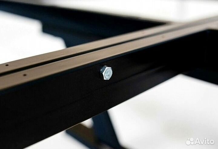 Кровать с парящим эффектом