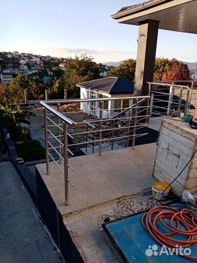 Перила из нержавеющей стали в дом