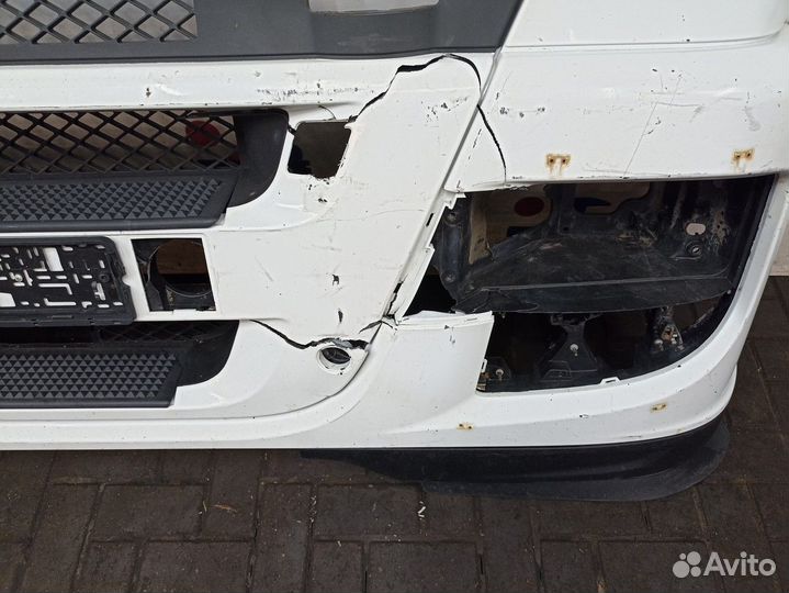 504186929 Бампер передний Iveco Stralis