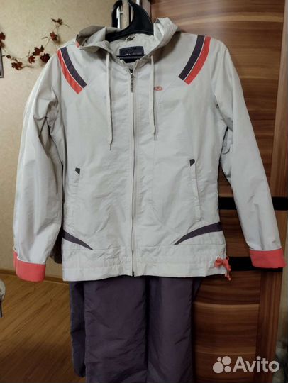 Спортивный костюм женский