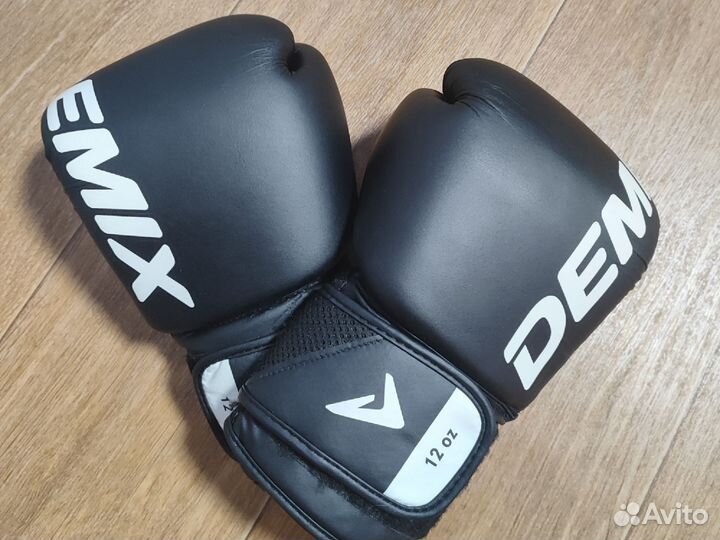 Боксерские перчатки 12 oz