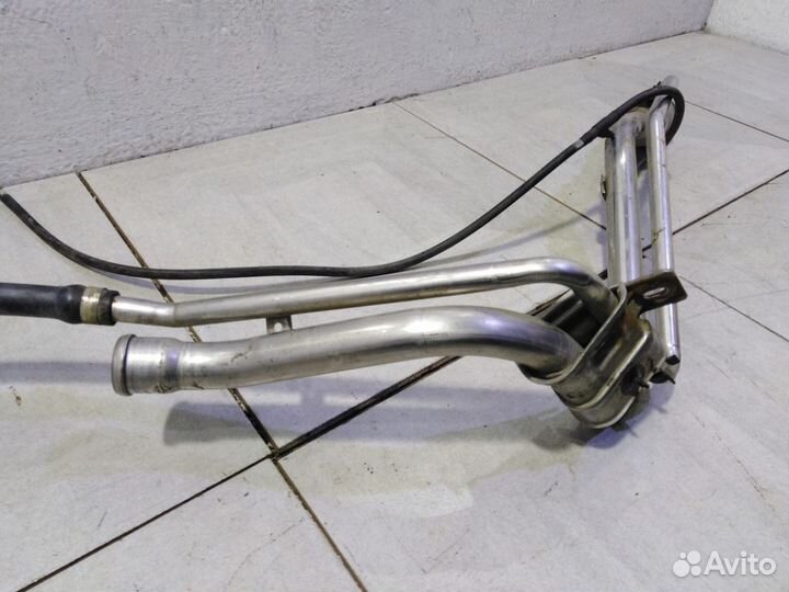 Топливно-заливная горловина