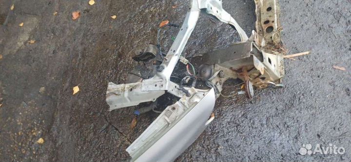 Панель передняя (телевизор) Mazda 323 BA 1997