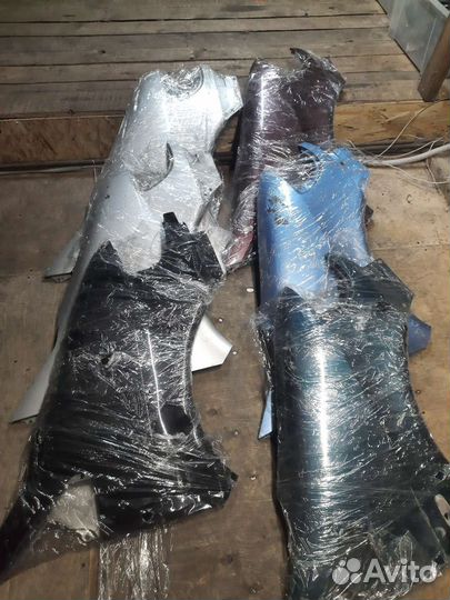 Крыло переднее правое на Мерседес w638