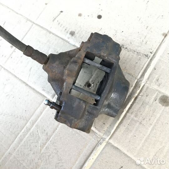 Суппорт задний правый Mercedes W210