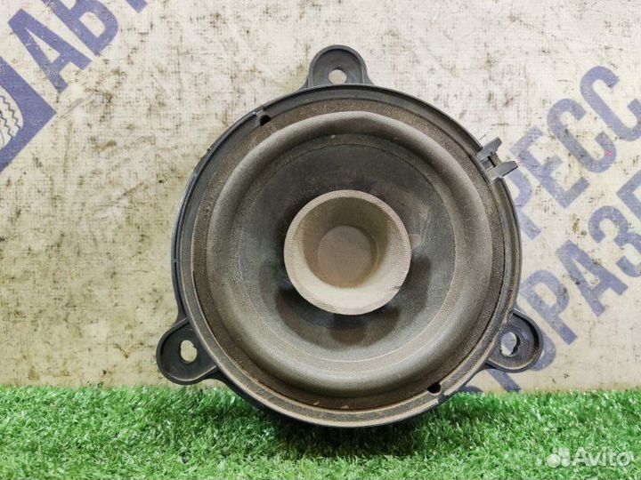 Динамик передний левый Renault Fluence седан 1.6