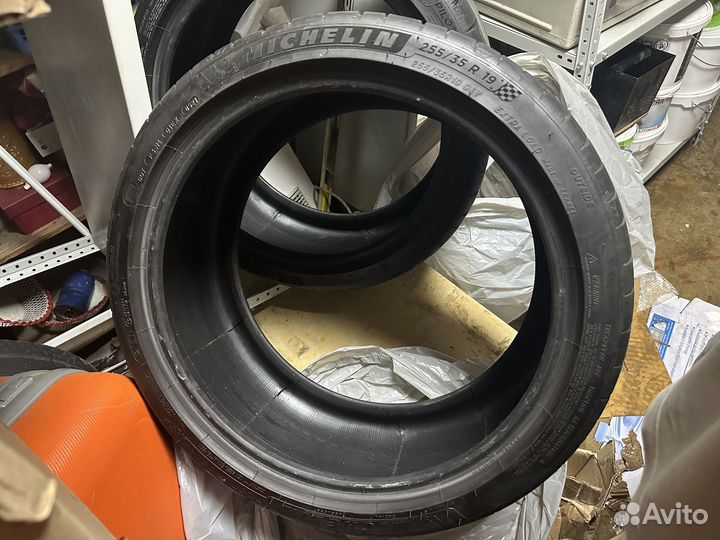 Michelin Pilot Sport 4 S 255/35 R19