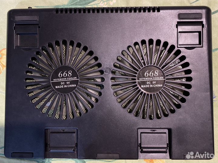 Подставка с охлаждением для ноутбука