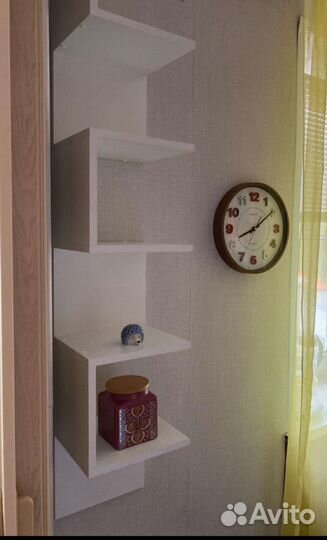 Настенные полки, разные модели и цвета