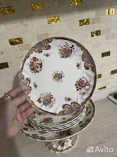 Конфетница с тарелками