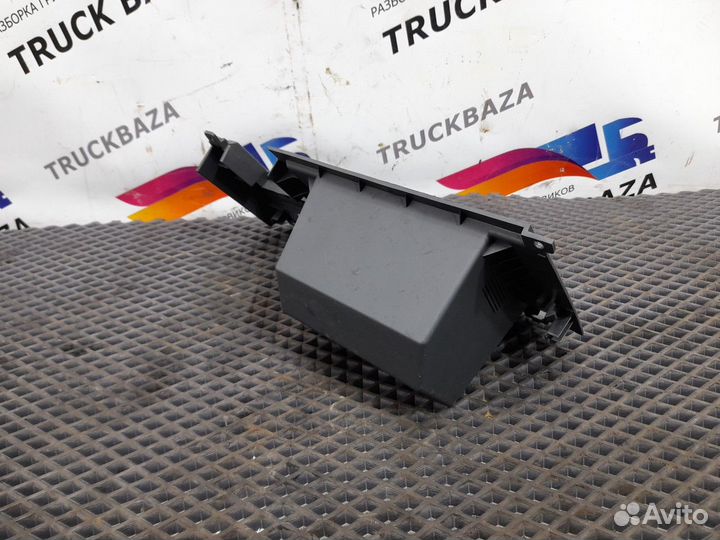 82265890 Рамка корпуса торпедо(бардачка) Renault T