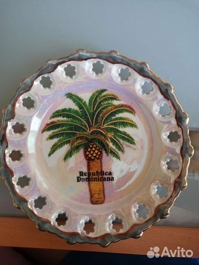 Настенная тарелка