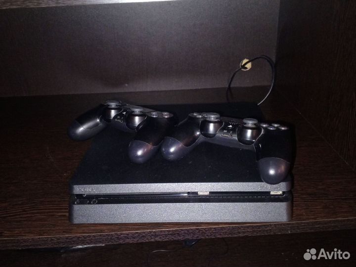 Sony PS4 slim