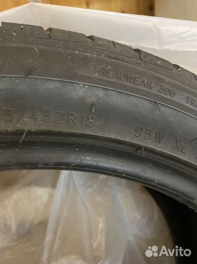 Goform Blue Win-UHP 255/40 R18