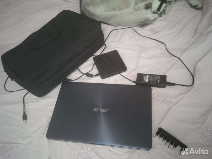 Ноутбук asus x705m