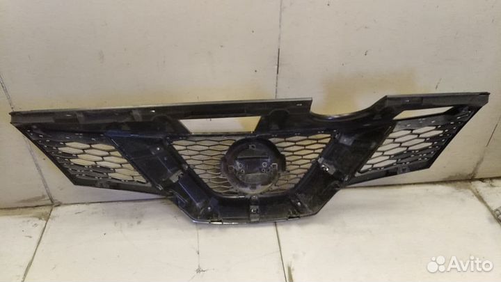 Решетка радиатора Nissan X-Trail