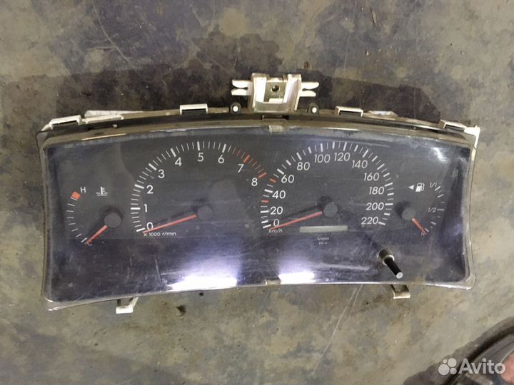 Щиток приборов toyota corolla e120