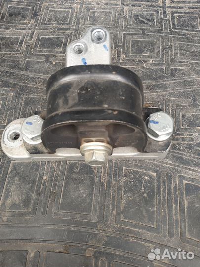 Правая усиленная опора Лада Веста