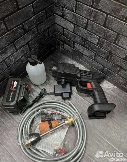 Портативная аккумуляторная автомойка