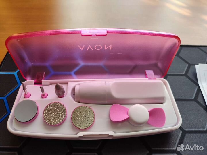 Маникюрный набор новый Avon