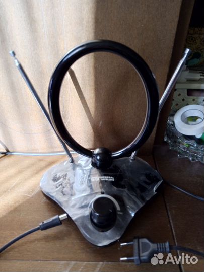 Антенны комнатные с усилителем